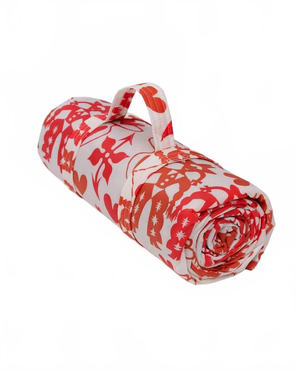 NEW BAGGU quilted ripstop puffy picnic blanket in cowgirl